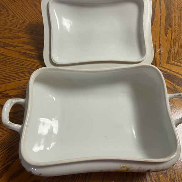 Porcelain Container - Picture 3 of 3